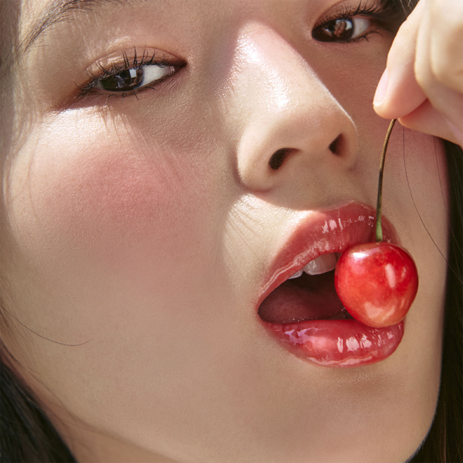JUICY BERRY PLUMPING LIP OIL (ACEITE PARA LABIOS)